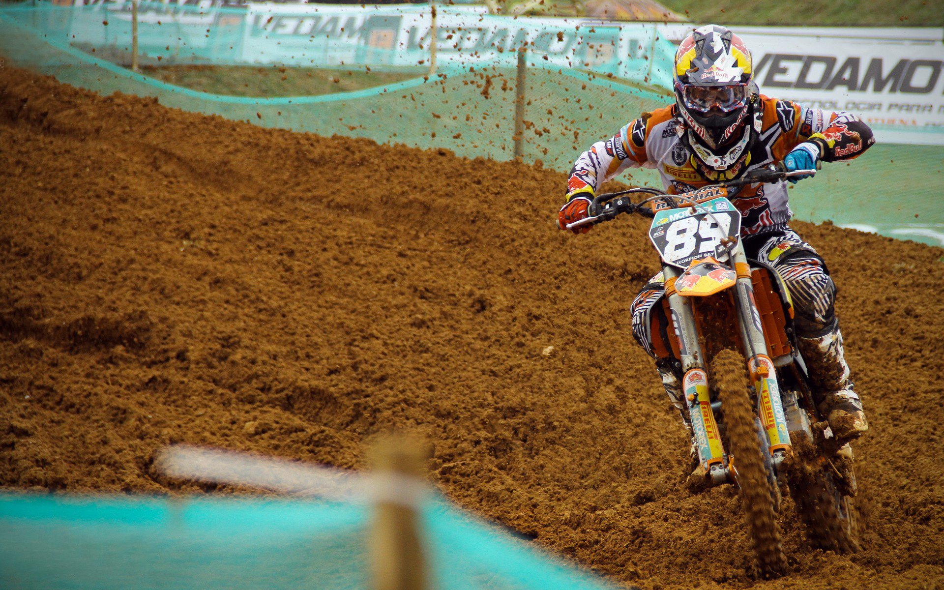 罗马-横扫维罗纳，帕托梅开二度领衔进球，罗马和帕尔马球迷进场